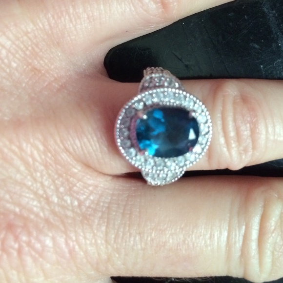 London Blue Topaz Ring, sz6, all real gems in this beautiful ring, - Picture 3 of 13